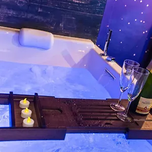 https://lovroom-special-amoureux-hyper-centre-lorient.inbrittany.com